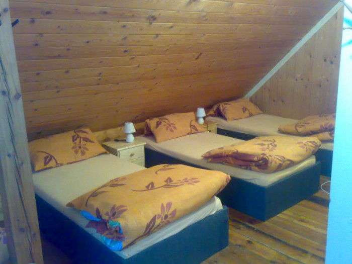 Betten frisch bezogen, warten im Erzgebirge auf Gäste, U Vleku, Wirtschaft in Telnice, Erzgebirge, Urig, Gemütlich